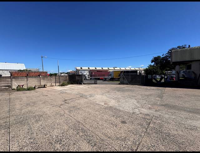 1,943M² WAREHOUSE TO LET IN SPRINGFIELD